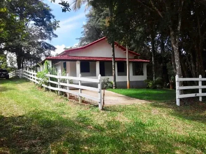 FAZENDA 13 ALQUEIRES A 20 KM DE POUSO ALEGRE NA BEIRA DA RODOVIA POUSO ALEGRE MACHADO