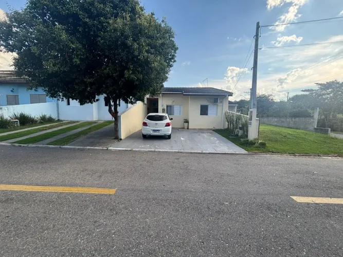Casa em Condomínio Caçapava