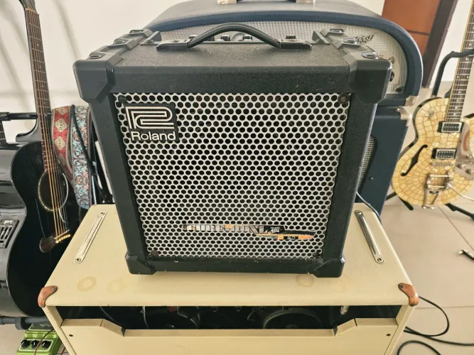 Amplificador Roland Cube 40XL - 40W com Efeitos Boss e Looper (Perfeito Estado)