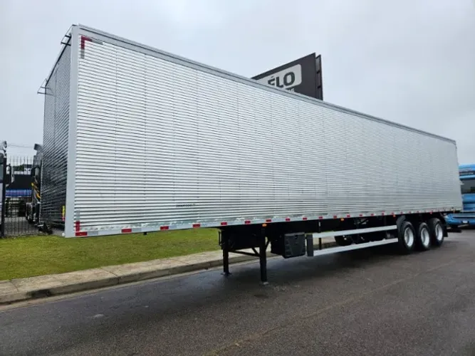 Carreta Baú Nostra 3 Eixos Ano 2027 0km 30 plts 15.40 x 2.90 s/pneu suspensão bolsa