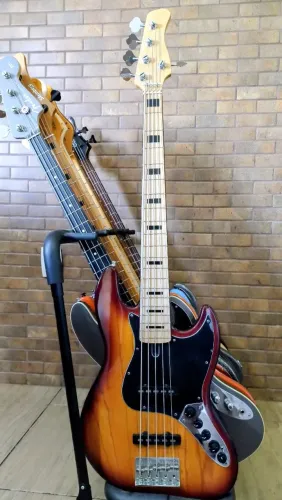 Sire V7 2gen Marcus Miller