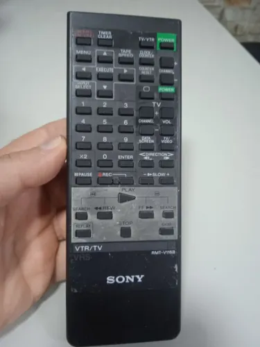 Controle remoto vídeo cassete Sony RMT-V116B funcionando <br>