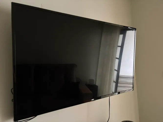 TV AOC 43 (para consertar)