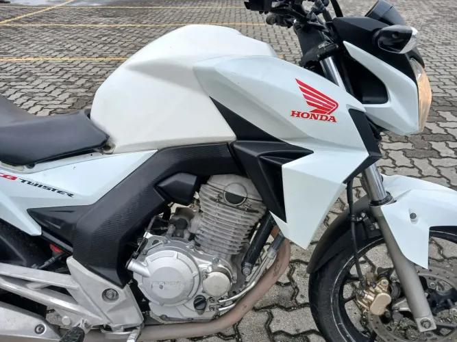 CB 250 TWISTER 2016