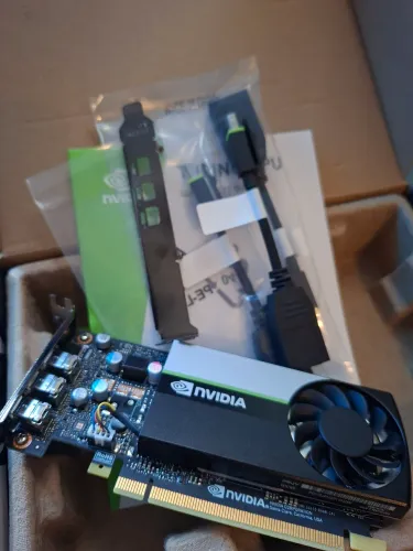 Placa de vídeo Nvidia PNY QUADRO series T400 nova