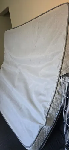 Cama casal queen