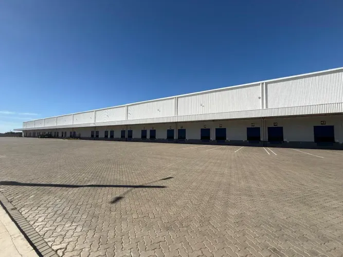 Galpão/Depósito/Armazém para aluguel possui 2.400 metros quadrados em Civit I - Serra - ES