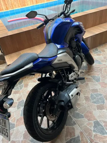 Fazer 250 azul