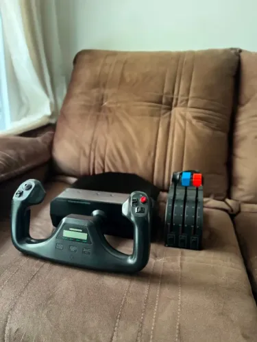 Simulador de voo logitech yoke