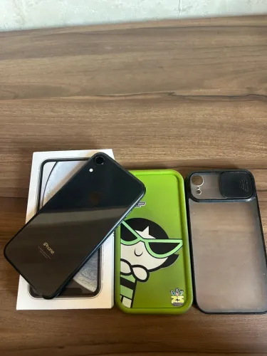 Iphone Xr 128gb - perfeito estado, aceito pagamento parcelado,duas capinhas de brinde
