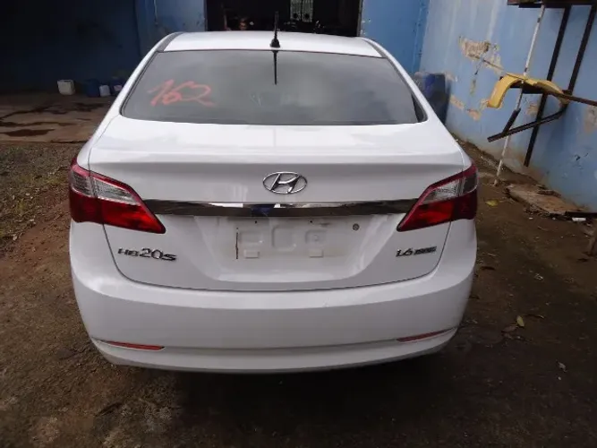 Peças Hb20 2015 Porta Farol Retrovisor Lanterna Porta Airbag Motor Radiador Bobina Tampa
