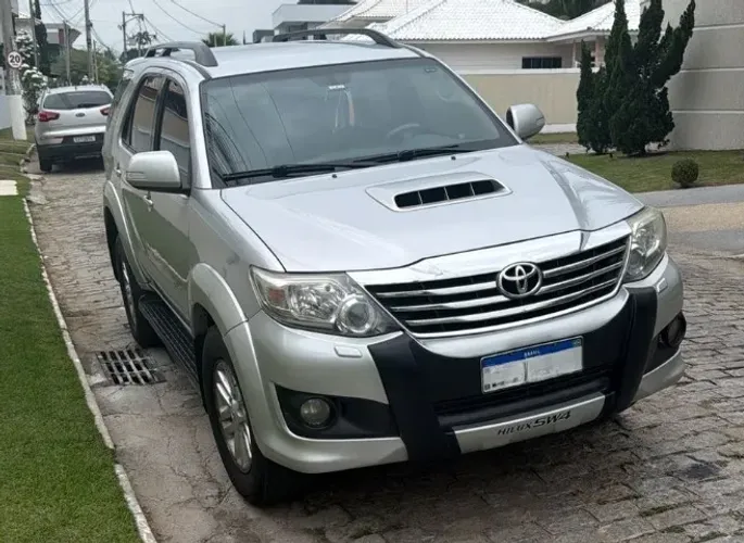 Toyota Hilux SW4 SRV D4-d 4X4 3.0 TDI Dies. AUT 2013