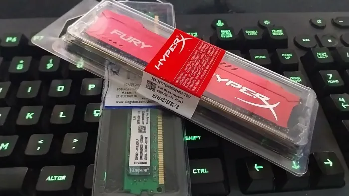 16Gb DDR3 Kingston + Hyperx Fury