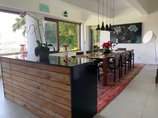 Casa em Condomínio : / Residencial / São Conrado
