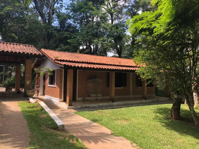 Chácara na represa à venda no bairro de Ibiúna em São Paulo.