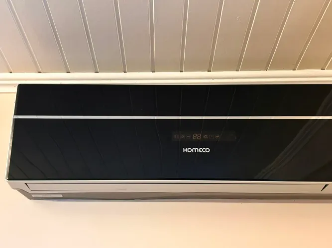 Ar condicionado 18.000 BTUs Komeco