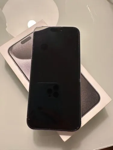 iphone 15 pro max única dona 256gb ótimo estado e 80% saúde da bateria 