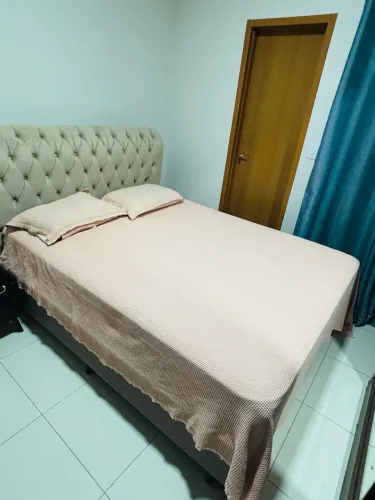 Cama de casal Queen mais cabeceira