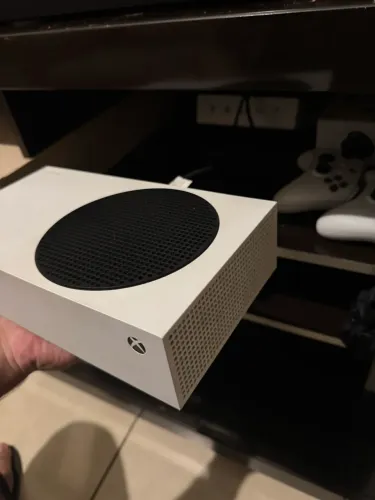 Xbox Series S 512GB + 2 Controles Originais - Excelente Estado