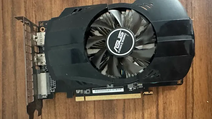 Placa de Vídeo ASUS Radeon RX 550 4GB - PH-RX550-4G-EVO