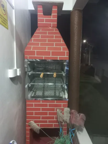 Churrasqueira pré montada nova