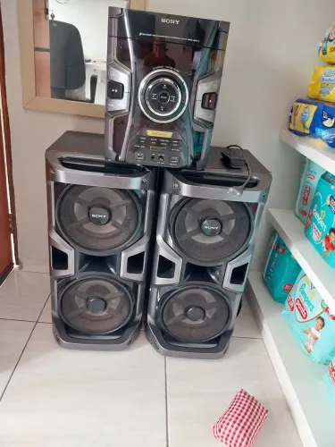 Vende-se som com Bluetooth am/FM toca CD em excelente estado