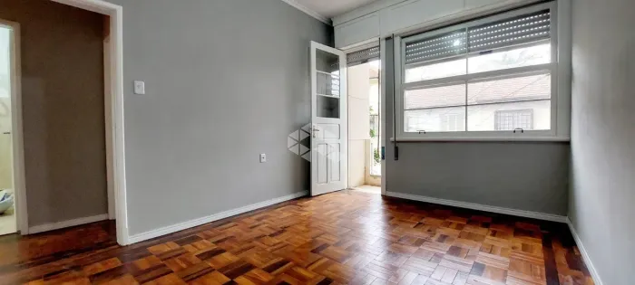 APARTAMENTO DE 3 QUARTOS COM SACADA REFORMADO
