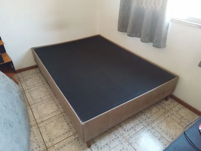Cama Box com colchão de casal
