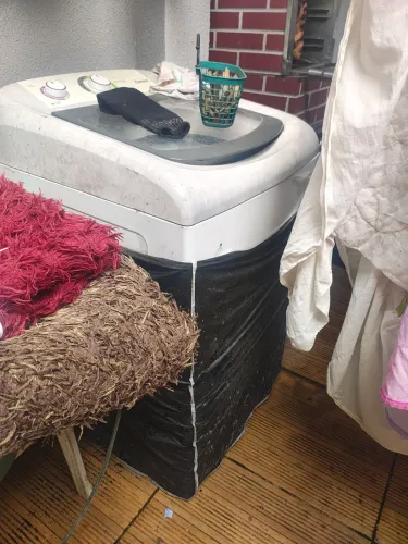 Vendo máquina de lavar para retirar peças 
