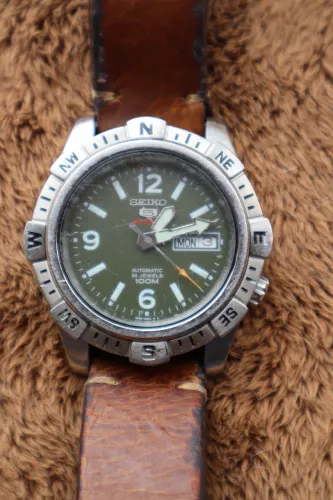 Relógio Seiko 5 Automático Robusto Couro