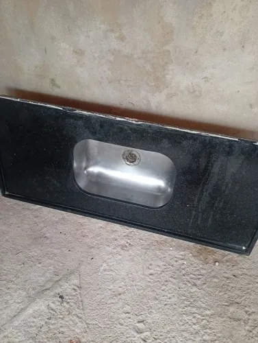 Pia de granito tamanho 1,20×60,pra sair rápido somente hoje,chama no WhatsApp *