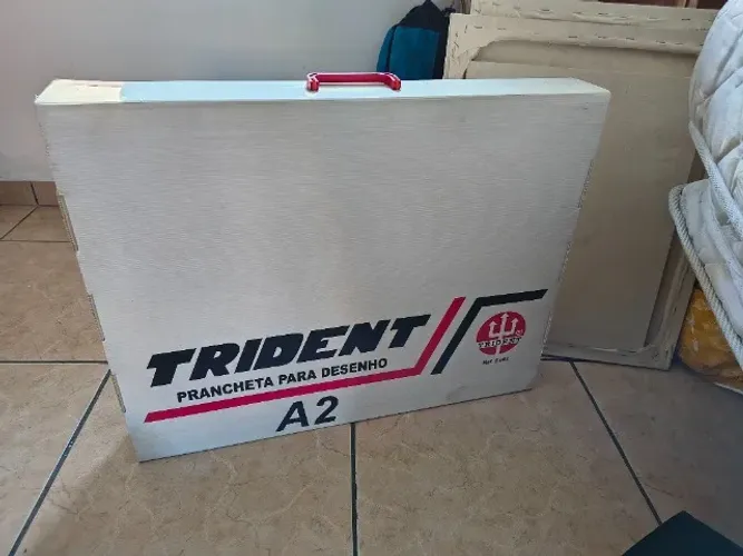 Prancheta Trident A2+ canudo+ régua paralela