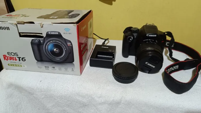 Câmera Canon Rebel T6