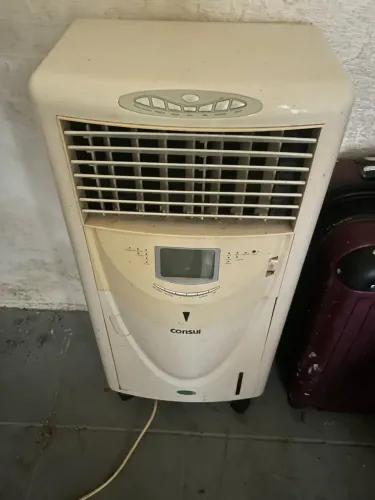Aquecedor e refrigerador cônsul