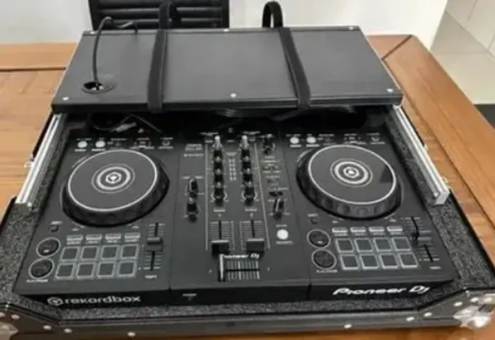 DDJ 400