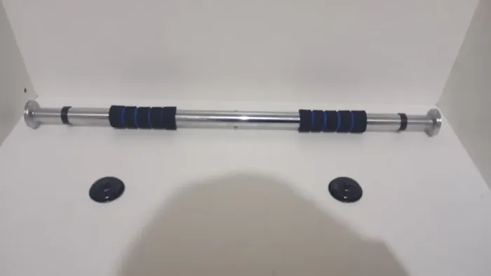 Barra fixa porta 70cm com pontas ajustáveis