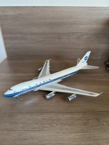 Miniatura em metal Boeing 747-200 Varig escala 1:200