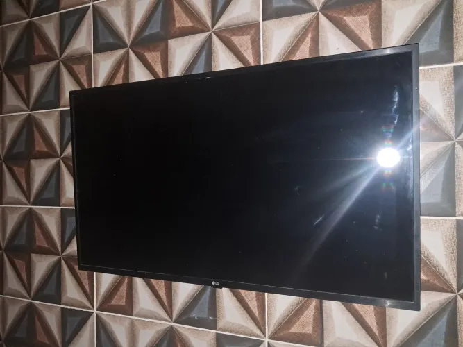 Tv 43 pol smart LG 1 ano de uso