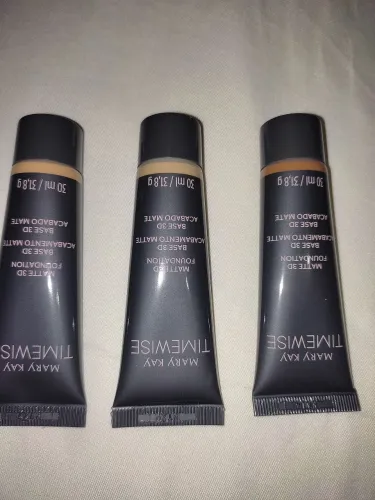 Cosmeticos/ base para pele