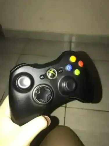 Controle Xbox 360 Microsoft Semi novo sem fio, dou garantia