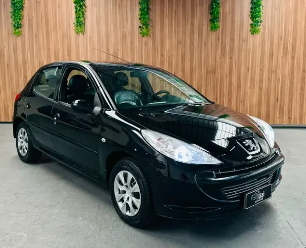 Peugeot 207 XR 1.4 Flex 8V 5P 2011