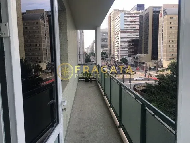 Conjunto comercial 141 m² 4 salas om sacada de frente para Avenida Paulista/SP