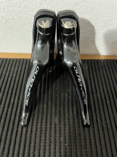 Par de STI Shimano Dura Ace 9100