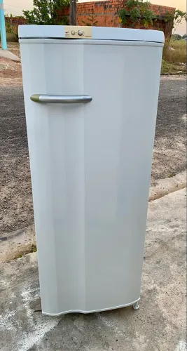 Geladeira Electrolux gelando bem. ENTREGO