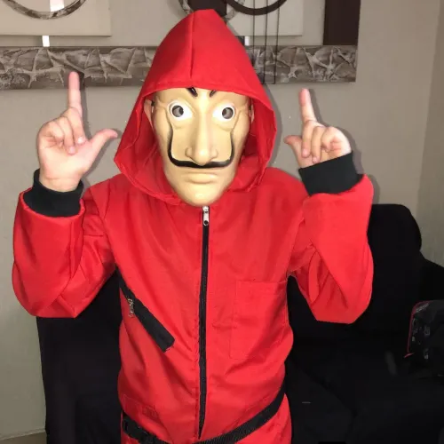 Fantasia infantil lá casa de papel