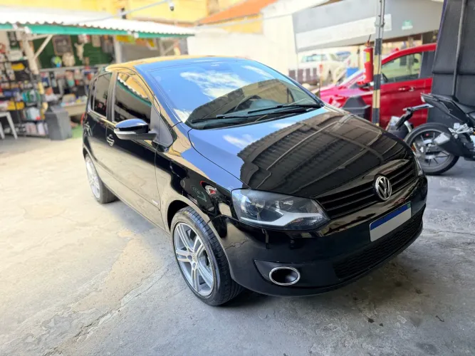 Volkswagen Fox 1.0 MI Total Flex 8V 5P 2014