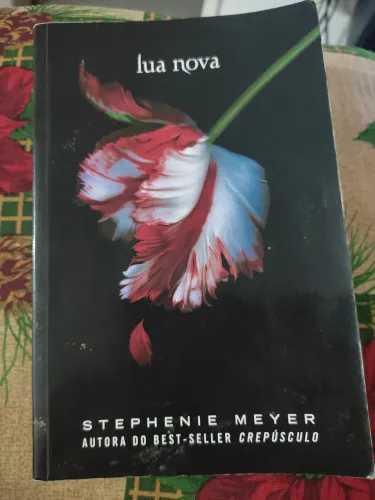 Livro lua nova