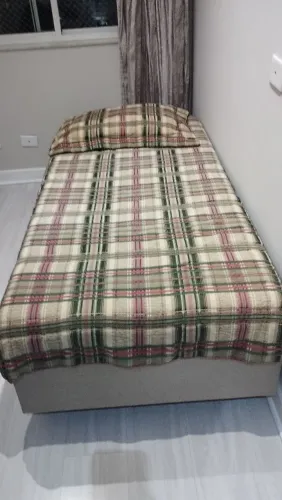COLCHA SOLTEIRO E PORTA TRAVESSEIRO EM MATELASSÊ
