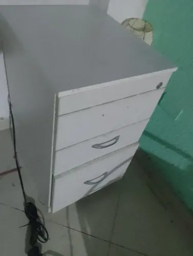 Armarinho par escritorio