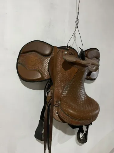 Vendo sela para cavalo
